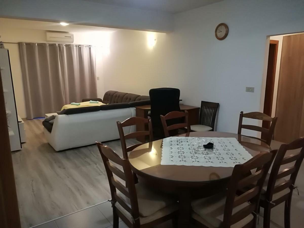 Apartment Nela Baška Voda Exterior foto