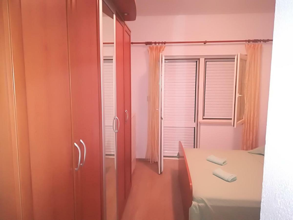 Apartment Nela Baška Voda Exterior foto